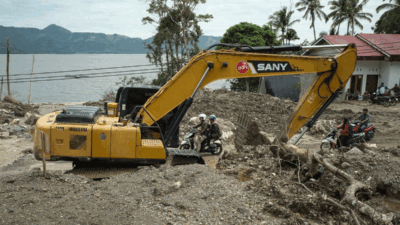 Kunjungi Malalo, Bupati Eka Putra Sebut Pemerintah Akan Bangun Kembali Fasilitas yang Rusak