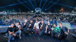 Wali Kota Riyanda bersama personel grup miusik Nidji.