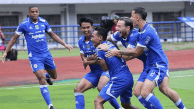 Persib Jadi Pemuncak Klasemen Paruh Musim, Pangeran Biru Siap Tancap Gas di Putaran Dua BRI Super League