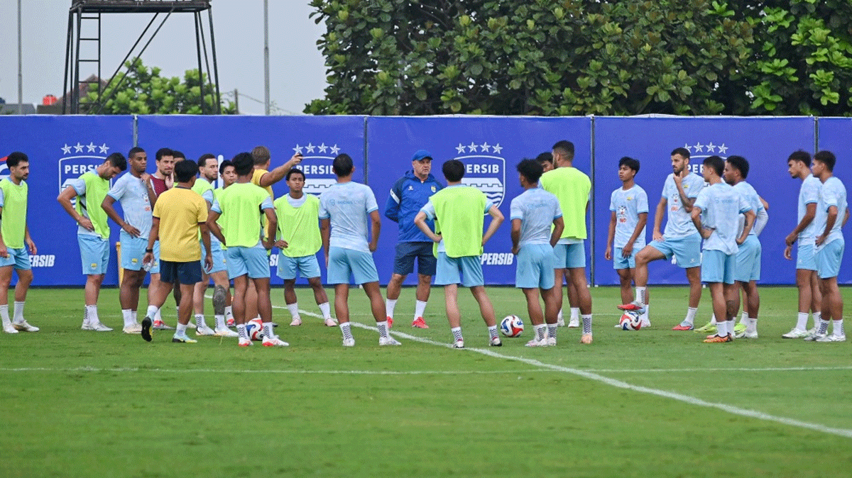 Pemain Persib latihan jelang hadapi Persija. (ileague.id)