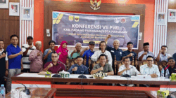 Foto bersama di sela konferensi