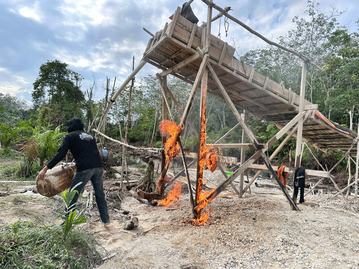 Tambang ilegal di Dharmasraya yang digerebek polisi.