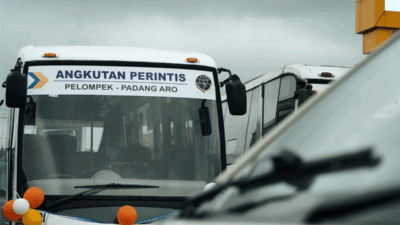 Bus Damri di Solok Selatan