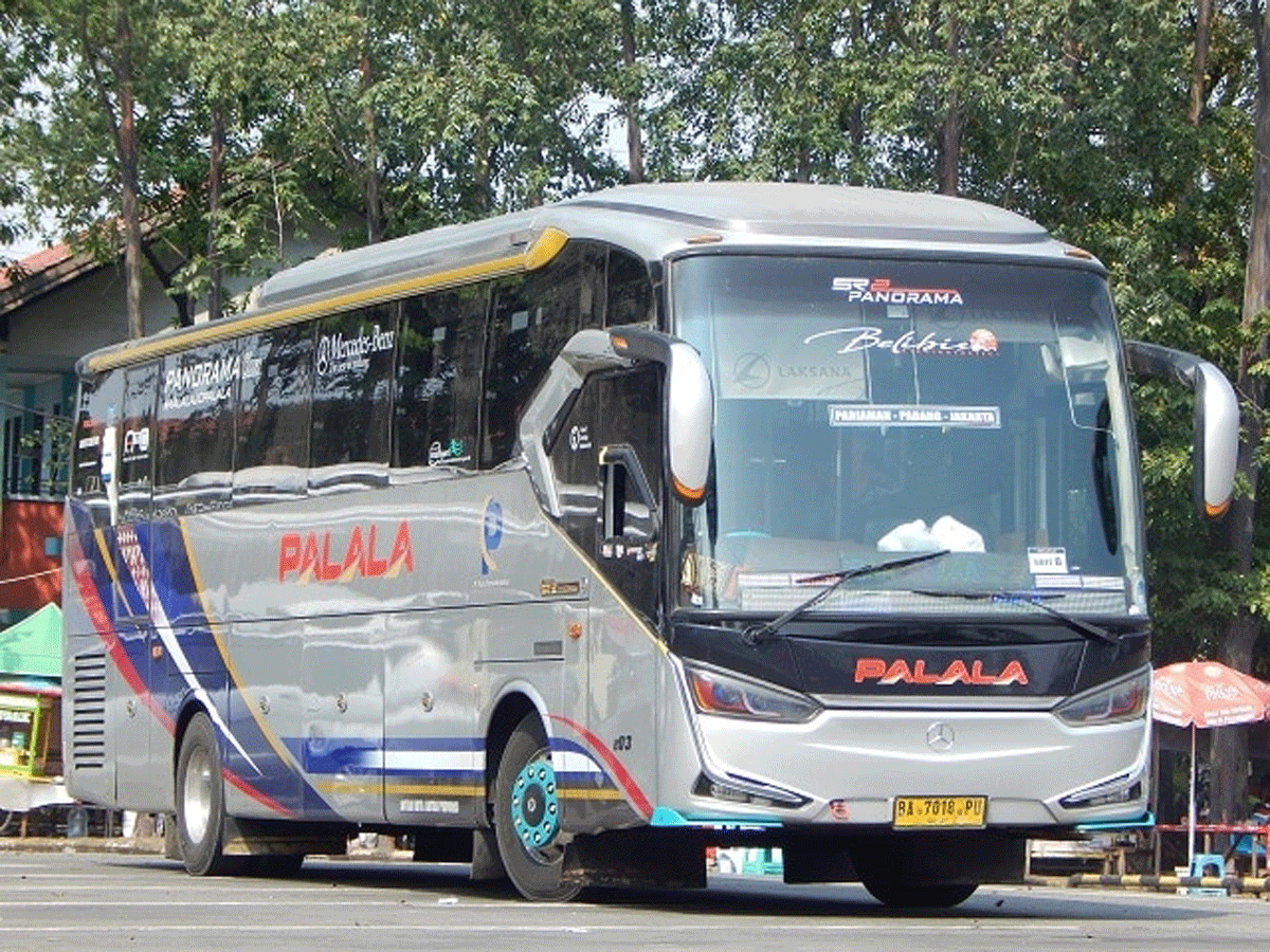 Salah satu armada bus Palala.
