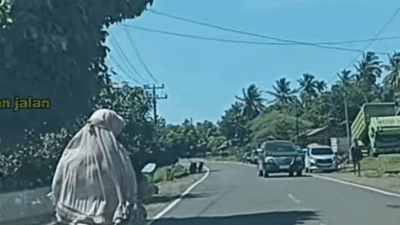 Jalan lintas Barat Sumatera. (YuoTube Bank Jalan Jalan)