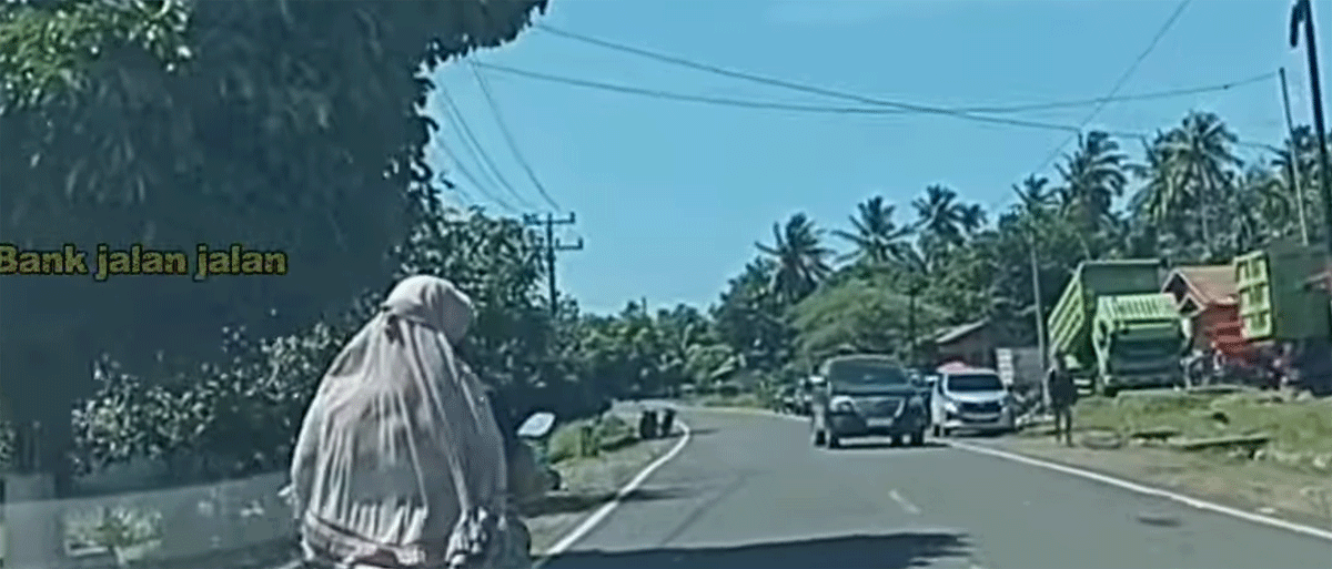 Jalan lintas Barat Sumatera. (YuoTube Bank Jalan Jalan)