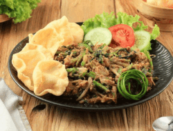 Kuliner Ramadan, Begini Cara Bikin Lotek dan Bahan yang Harus Disiapkan