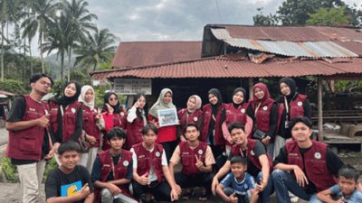 Mahasiswa KKN Unand foto bersama.