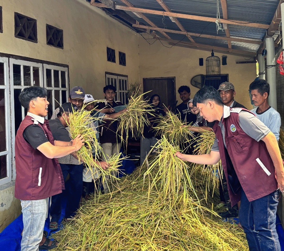 Mahasiswa Unand KKN di Nagari Padang Gantiang.