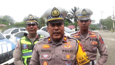 Kasat Lantas Polres Dharmasraya berikan keterangan pers
