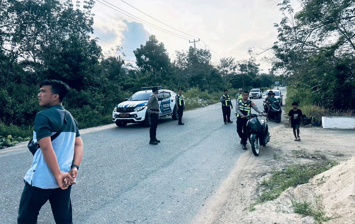 Satlantas Polres Dharmasraya adakan razia di jalan baru, Kecamatan Pulau Punjung, Sabtu(21/2/2026).