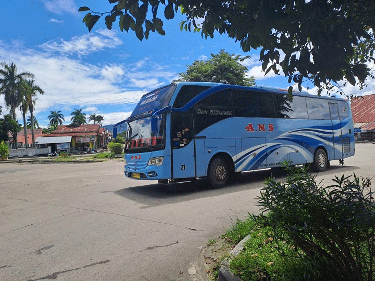 Salah satu armada bus ANS