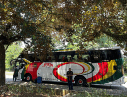 Bus NPM Antar Mahasiswa Asal Padang Panjang Pulang Kampung