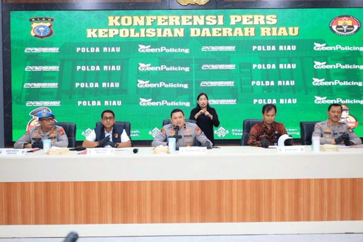 Poilda Riau berikan keterangan pers pengungkapan kasus narkoba.