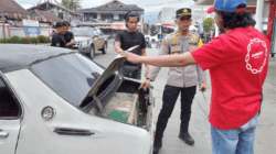 Kabag Ops Polres Solok Selatan pimpin operasi penertiban BBM.