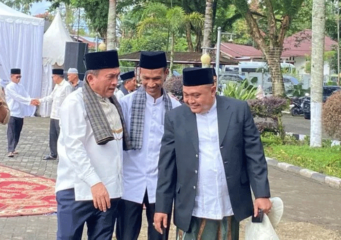 Wakil Bupati Solok Selatan H. Yulian Efi, Ketua DPRD Martius dan Kepala Kantor Kementerian Agama, Fitriyoni.