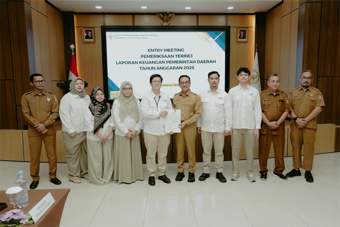 Bupati Khairunnas serahkan LKPD ke BPK Perwakilan Sumbar.