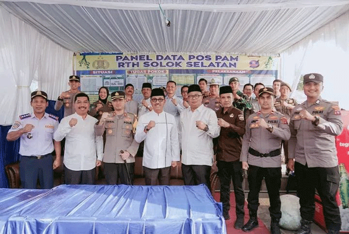 Bupati Khairunas bersama Kapolres Solok Selatan, AKBP Muhammad Faisal Perdana