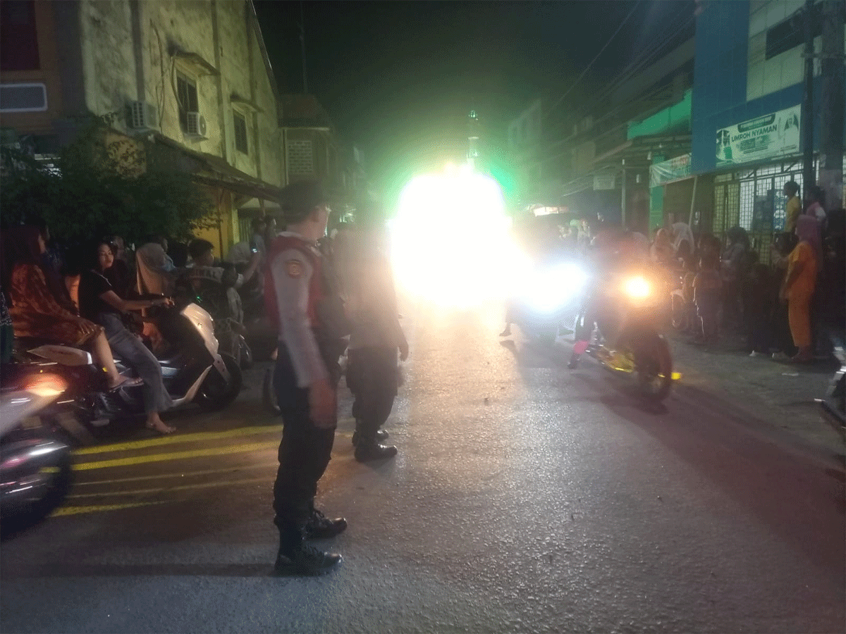 Pawai takbiran di Tanjung Beringin, Sumatera Utara.