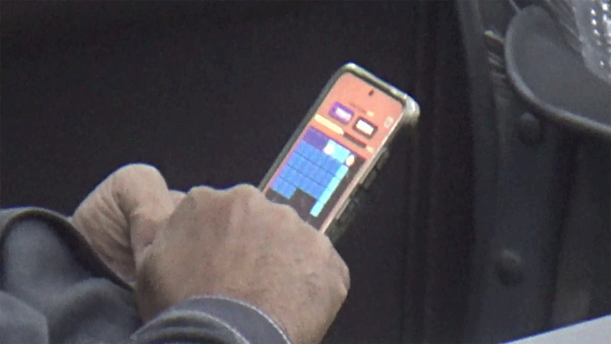 Oknum anggota DPRD Sergai tercikduk main game saat rapat paripurna