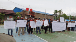 Demonstrasi berlangsung di Kantor Desa Belantaraya, Kabupaten Indragiri Hilir (Inhil), Rabu (15/4/2026).