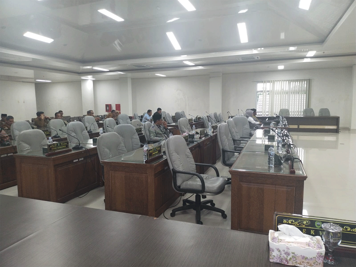Rapat paripurna DPRD Pasaman