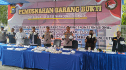 Pemusnahan heroin dan narkoba lainnya yang dilakukan Polda Riau.