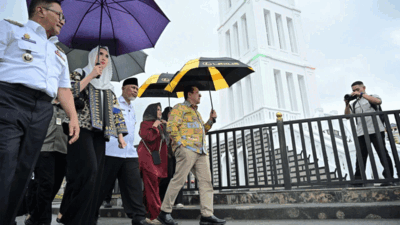 Menteri Pariwisata kunjungi Jam Gadang di Bukittinggi. (Biro Adpim)