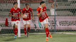 Pemain Bali United selebrasi usai cetak gol. (ileague.id)