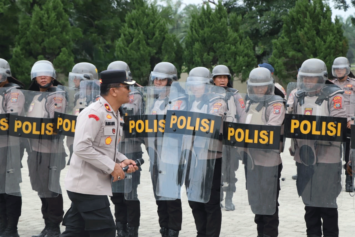 Personel Polres Sergai latihan