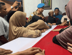 Tangis Pecah Sambut Kepulangan Pahlawan Perdamaian dari Lebanon di Rumah Duka