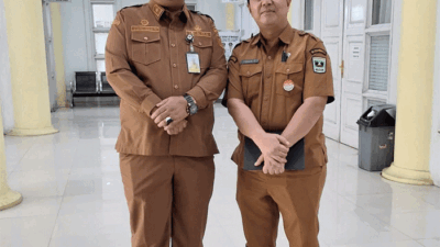 Sekretaris Daerah Solok Selatan, Syamsurizaldi bersama Kadis Nakertrans Provinsi, Firdaus Firman