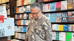 Sekda Solok Selatan yang gemar membaca