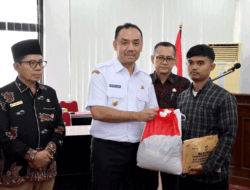 Korban Banjir Bandang Agam Terima Santunan, Jadup hingga Uang Duka