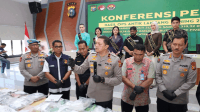 Wakapolda Riau beri keterangan pers