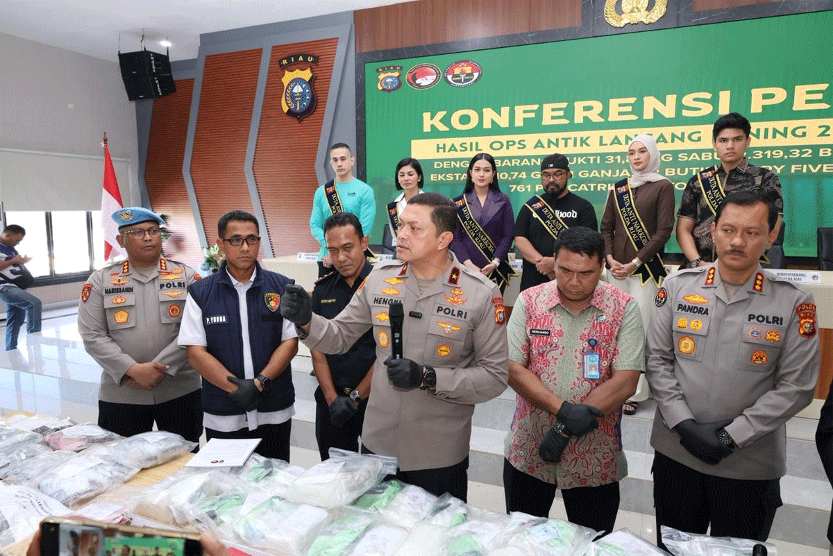 Wakapolda Riau beri keterangan pers