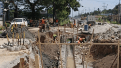 Pekerja Tanpa APD Jadi Sorotan, Proyek Drainase di Depan Mapolres Sergai Dinilai Abaikan K3