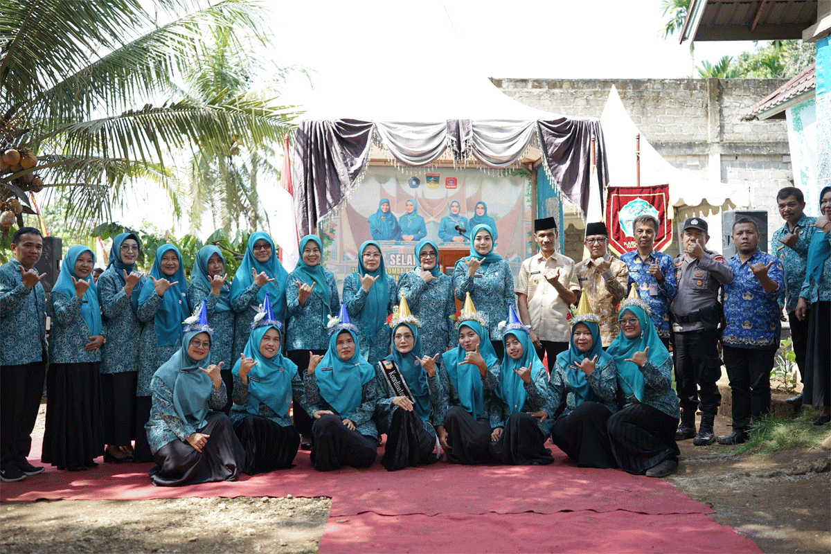Foto bersama usai penilaian lomba dasawisma di Solok Selatan