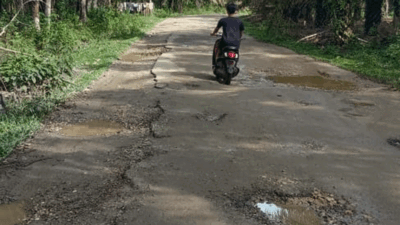 Jalan rusak di Teratak Jering, Kuansing