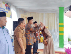 Tak Hanya Melepas Siswa, Kepala MTsN 5 Solok Selatan Juga Sampaikan Permintaan Ini