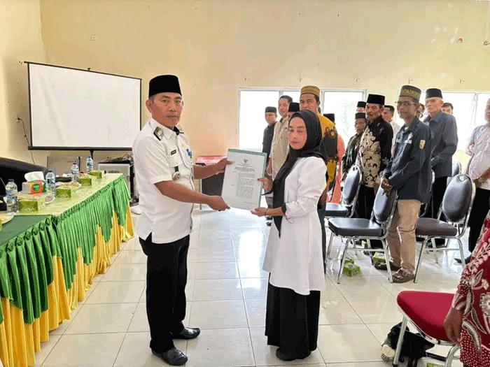 Camat serahkan SK pelantikan