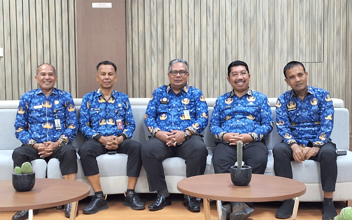 Sekretaris Daerah Kabupaten Solok Selatan, Syamsurizaldi bersama pejabat senior pemkab