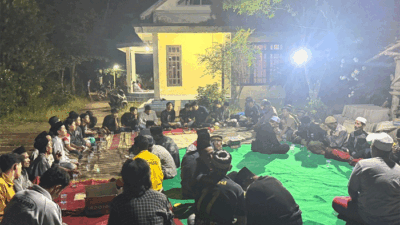 Petani hutan di Kecamatan Silo, Kabupaten Jember, Jawa Timur, melakukan pertemuan membahas penolakan rencana pembangunan Batalyon TP di wilayah mereka. (Foto: Istimewa)