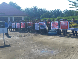 Ratusan Buruh PT Sidojadi Sei Parit Mogok Kerja, Tuntut Bonus hingga Jaminan BPJS